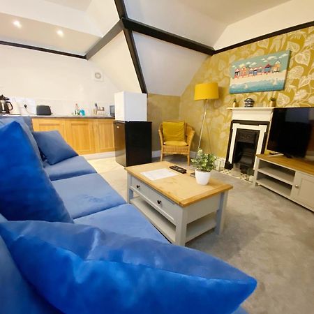 The Beach Hut - 1 Bedroom Apartment Near The Beach Bournemouth Eksteriør billede