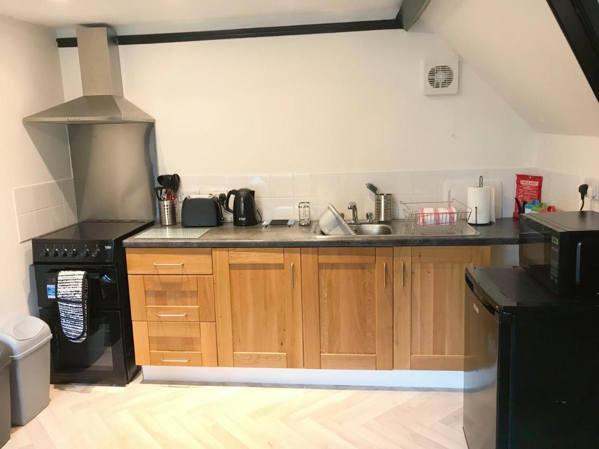 The Beach Hut - 1 Bedroom Apartment Near The Beach Bournemouth Eksteriør billede